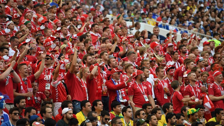 Hòa nhạt nhẽo, Pháp và Đan Mạch dắt tay nhau vào vòng 1/8 ảnh 14