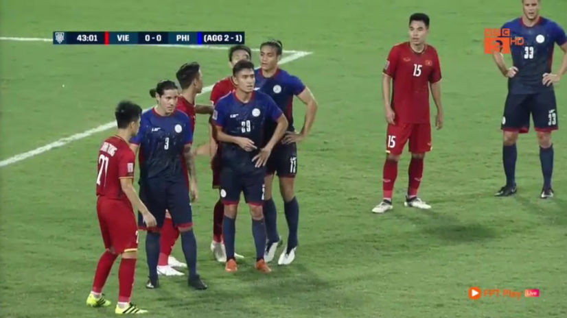 Cả nước xuống đường mừng tuyển Việt Nam vào chung kết AFF Cup ảnh 35