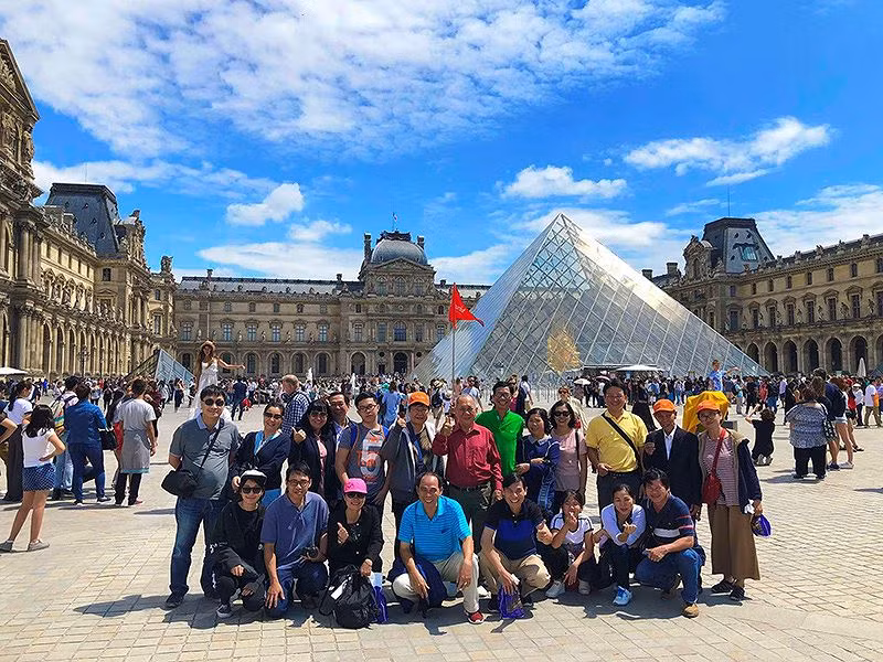 Nghỉ lễ dài ngày, tour nước ngoài giảm giá để 'kích cầu' ảnh 1