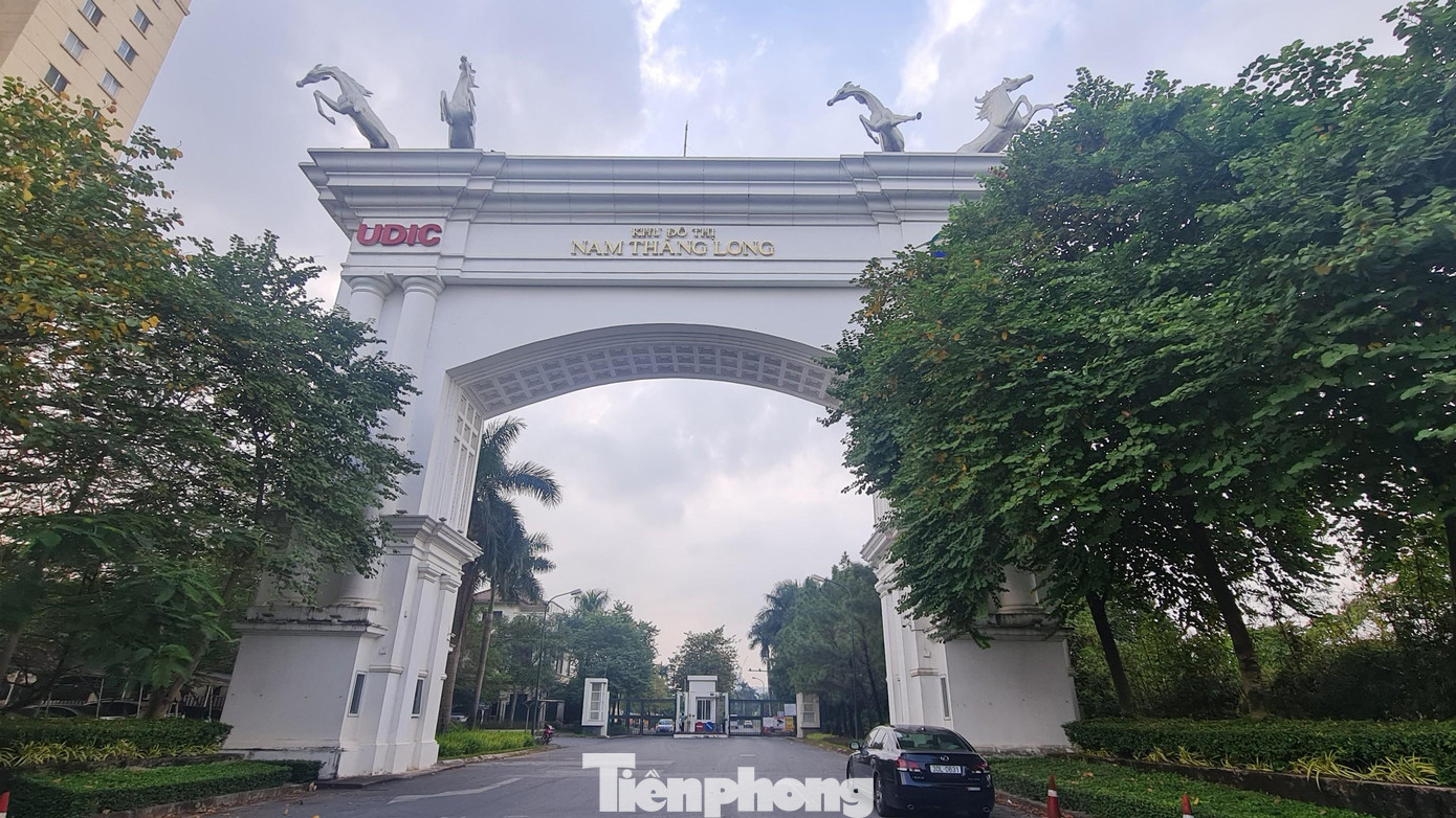 Việc xin điều chỉnh quy hoạch Khu đô thị Ciputra đang vấp phải sự phản đối của người dân vì lo ngại việc điều chỉnh theo hướng tăng mật độ xây dựng, tăng tầng cao sẽ gây quá tải hạ tầng đô thị…