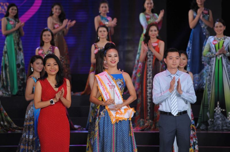 Phạm Thu Hà giành Hoa khôi Sinh viên Việt Nam 2017 ảnh 2