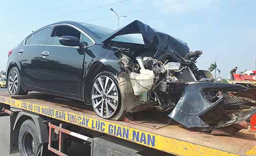 Xe khách chở 20 người đi đám tang gặp nạn ảnh 1