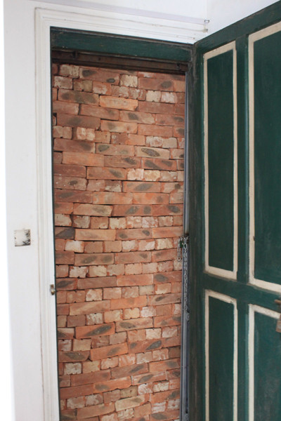 Bịt cả lối đi của nhà ông Thưởng