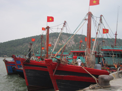 Tàu đánh bắt hải sản của ngư dân Quỳnh Lưu. Tàu đánh bắt hải sản của ngư dân Quỳnh Lưu