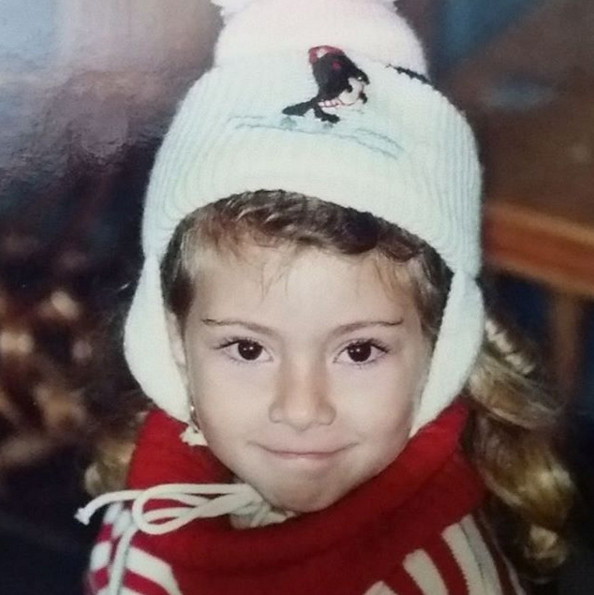 Mỹ nữ Brazil than khổ vì quá giống Nữ hoàng băng giá ảnh 9