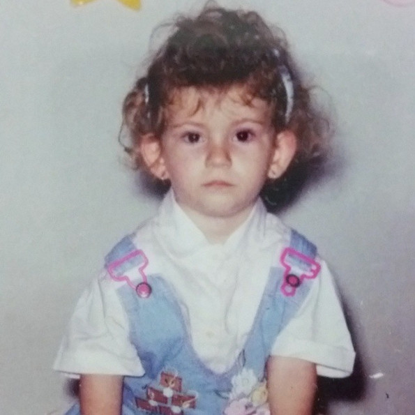 Mỹ nữ Brazil than khổ vì quá giống Nữ hoàng băng giá ảnh 8