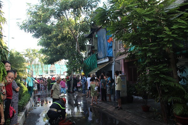 Nhà cháy khi đang ngủ, người đàn ông suýt bị thiêu chết ảnh 1