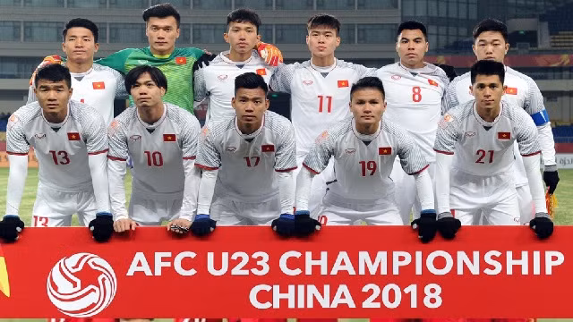 Mẹ Công Phượng mang gạo quê, củ sắn sang TQ tẩm bổ cho U23 Việt Nam ảnh 9