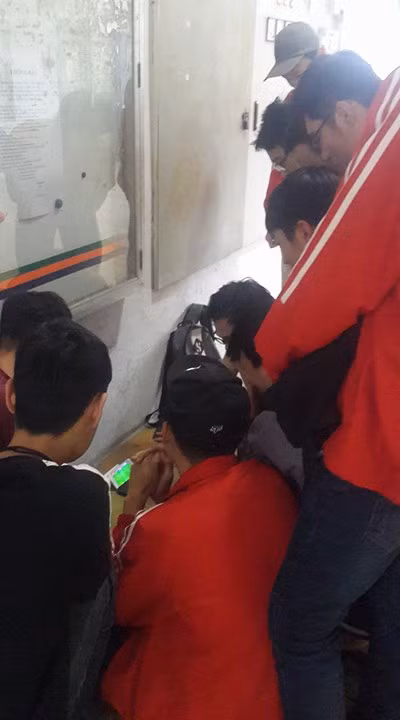 Biển người rợp cờ hoa, reo hò khắp cả nước mừng kỳ tích của U23 Việt Nam ảnh 67