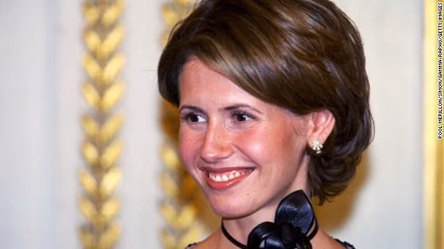 Đệ nhất phu nhân Syria tham gia bữa tiệc tại Điện Elysee ở thủ đô Paris. Pháp hồi tháng 6/2001
