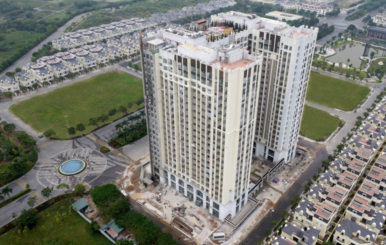 Tại Hà Nội, mức giá bán trung bình của các căn hộ mở bán mới trong quý III vẫn tăng và đạt khoảng 50,8 triệu đồng/m2. Tại Hà Nội, mức giá bán trung bình của các căn hộ mở bán mới trong quý III vẫn tăng và đạt khoảng 50,8 triệu đồng/m2.