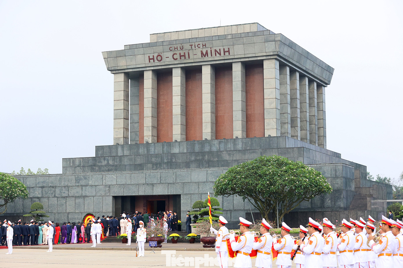 Tại kỳ họp này, Quốc hội sẽ xem xét, thông qua 08 dự án Luật, 03 dự thảo Nghị quyết, xem xét, cho ý kiến 09 dự án Luật. Ngoài ra, Quốc hội sẽ xem xét các báo cáo về đánh giá bổ sung kết quả thực hiện kế hoạch phát triển kinh tế - xã hội và ngân sách nhà nước năm 2022; tình hình thực hiện kế hoạch phát triển kinh tế - xã hội và ngân sách nhà nước những tháng đầu năm 2023. Phê chuẩn quyết toán ngân sách nhà nước năm 2021; Xem xét Báo cáo về công tác thực hành tiết kiệm, chống lãng phí năm 2022.