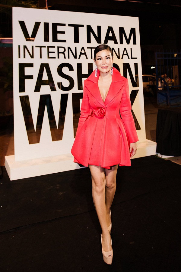 Doanh nhân Valencia Trần đẳng cấp trên thảm đỏ VIFW 2018 ảnh 5