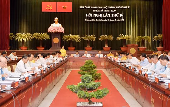 Bí thư TPHCM: Sắp xếp lại người đứng đầu khi có biểu hiện tham nhũng ảnh 1
