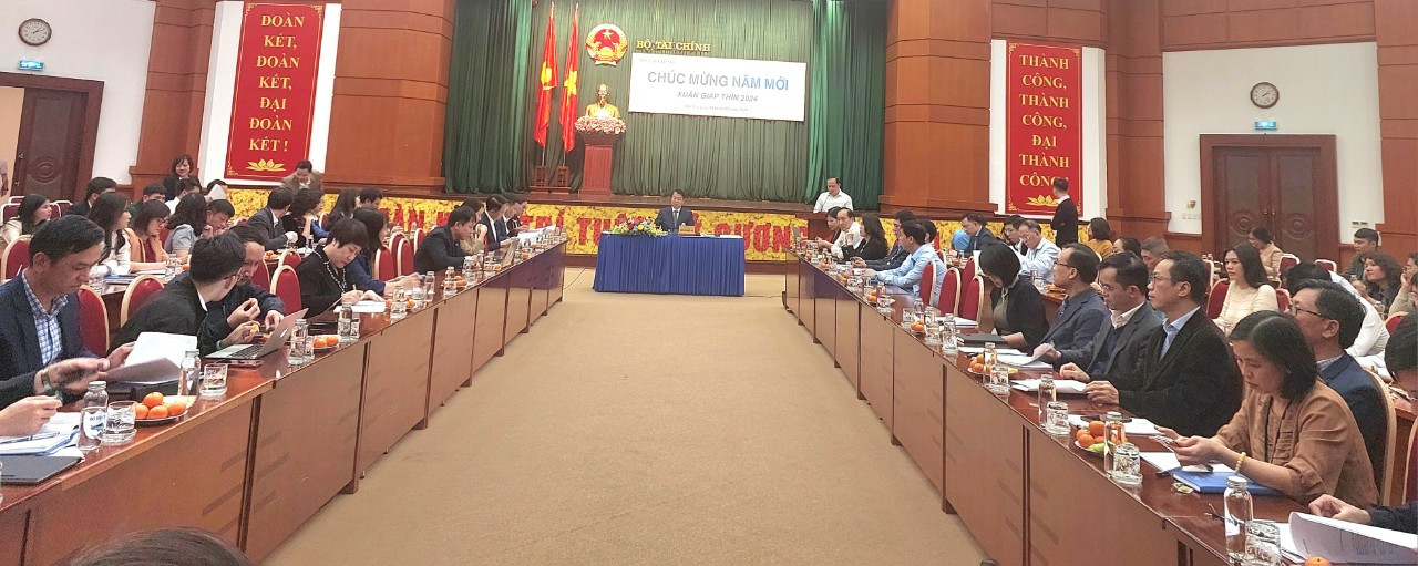 Thứ trưởng Nguyễn Đức Chi chủ trì họp báo thường kỳ quý IV/2023 Bộ Tài chính.