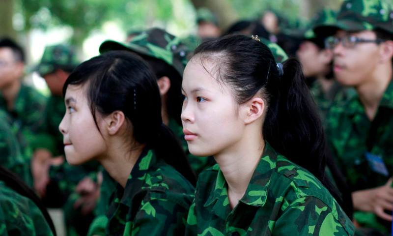 Lớp học có nhiều bạn nữ tham gia