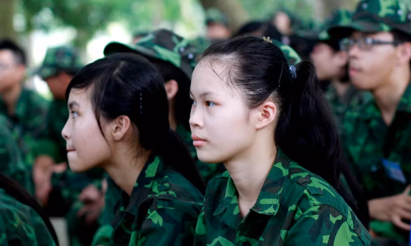 Lớp học có nhiều bạn nữ tham gia