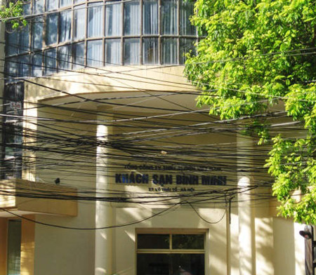 Tại 27 Lý Thái Tổ là khách sạn cao 5 tầng. Thời gian tại khu đất này sẽ mọc lên tổ hợp trung tâm thương mại, khách sạn, văn phòng cao tầng