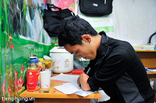 Lở bên góc học tập của mình