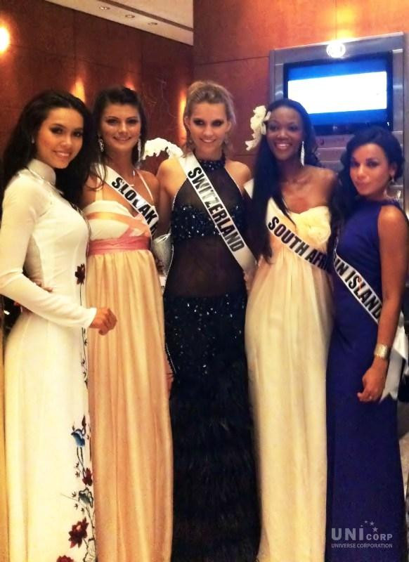 Hoa hậu Hoàn vũ Việt Nam luôn thể hiện niềm tự tôn dân tộc với bạn bè quốc tế