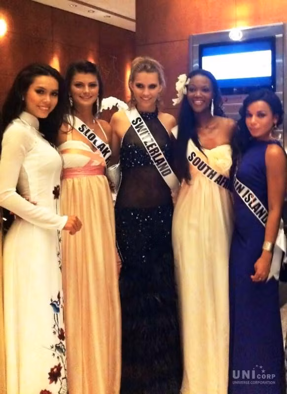 Hoa hậu Hoàn vũ Việt Nam luôn thể hiện niềm tự tôn dân tộc với bạn bè quốc tế