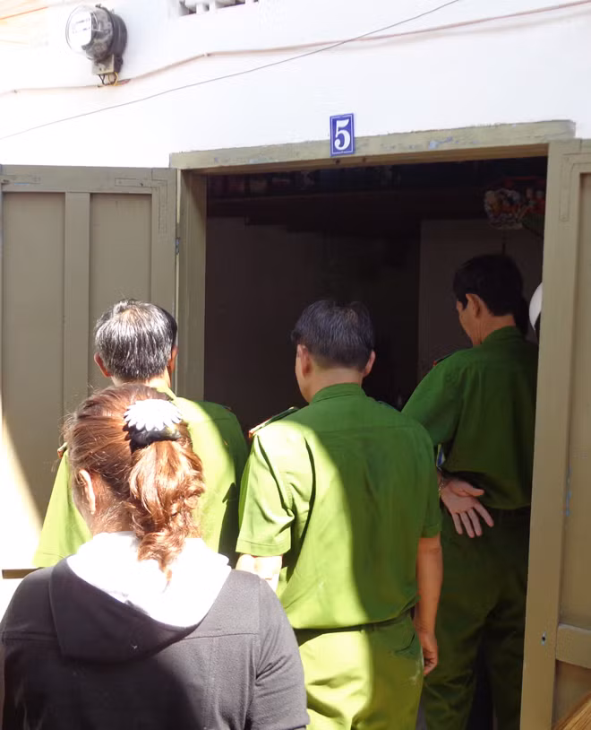 Rúng động vụ chồng đâm chết vợ rồi tự sát ảnh 1