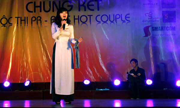 Trong phần trình diễn tài năng, các cặp đôi đã chọn nhiều hình thức như: nhạc kịch, múa hát...