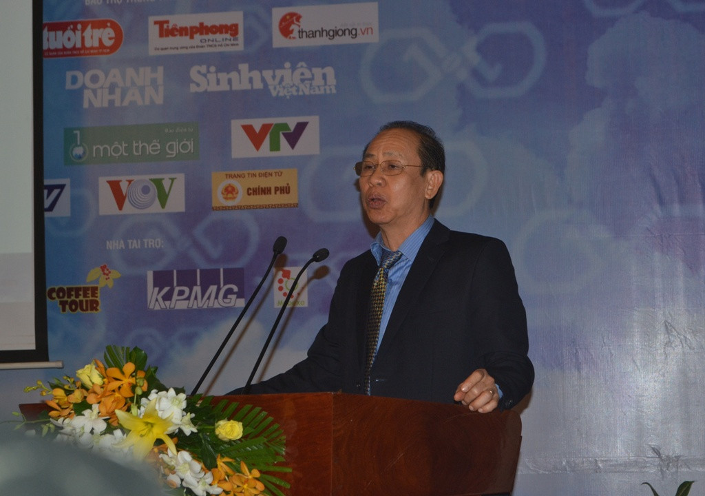 Ông Lý Ngọc Minh, Chủ tịch Công ty Minh Long kể về ccaau chuyện thành công của mình.JPG	Ông Lý Ngọc Minh, Chủ tịch Công ty Minh Long kể về ccaau chuyện thành công của mình