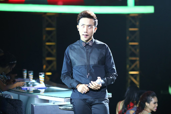 Văn Mai Hương lái xe sang đi diễn ảnh 11