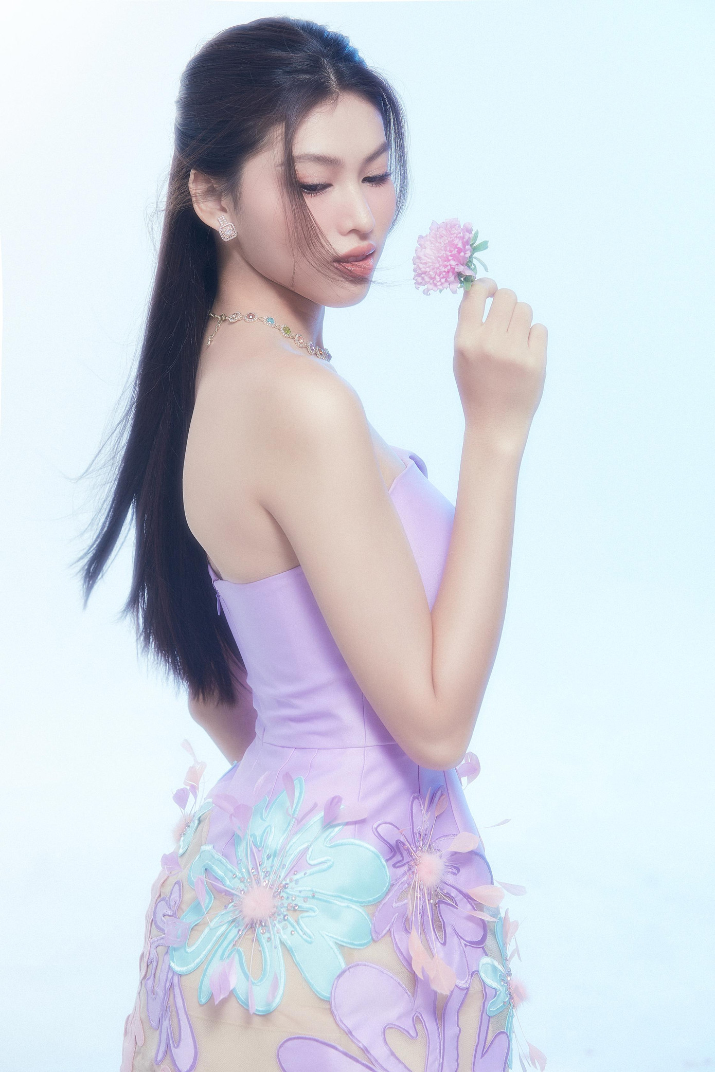 Ngọc Thảo không chỉ được biết là nàng Á hậu quyến rũ của showbiz Việt mà còn được yêu mến nhờ thành tích top 20 Miss Grand International - Hoa hậu Hoà bình Quốc tế 2020.