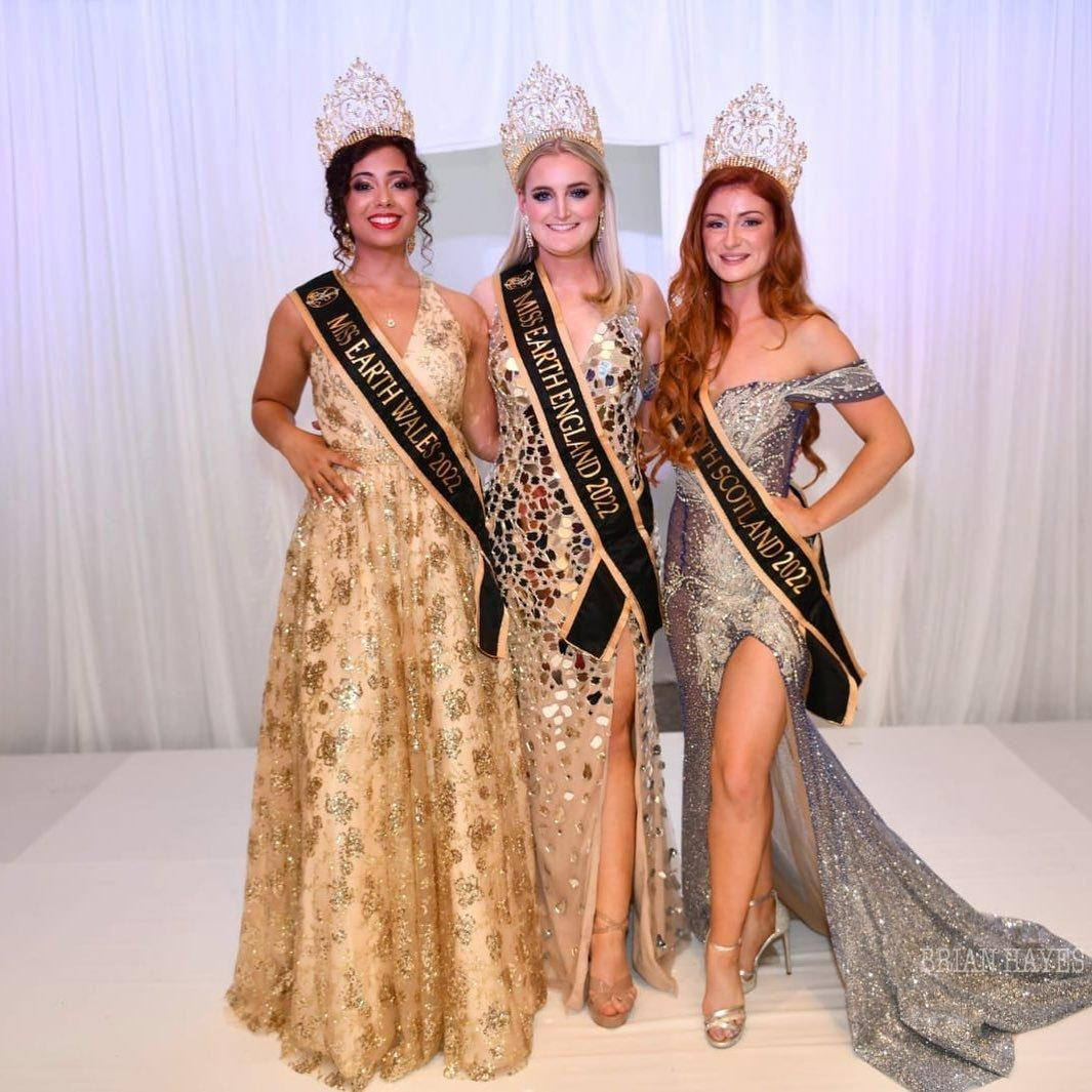 Nhan sắc của bộ ba Hoa hậu Trái đất Anh, xứ Wales và Scotland khiến fans thất vọng. Nhan sắc của bộ ba Hoa hậu Trái đất Anh, xứ Wales và Scotland khiến fans thất vọng.
