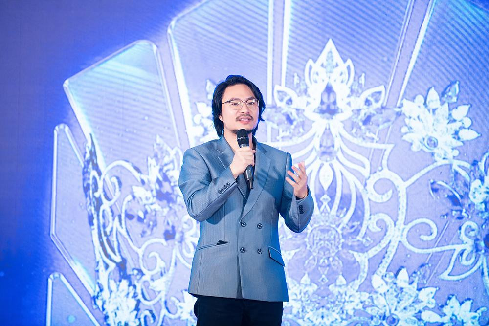 Đại diện BTC - Tổng Đạo diễn Hoàng Nhật Nam chia sẻ lịch trình của vòng chung kết Miss World Vietnam 2022 tại Quy Nhơn.