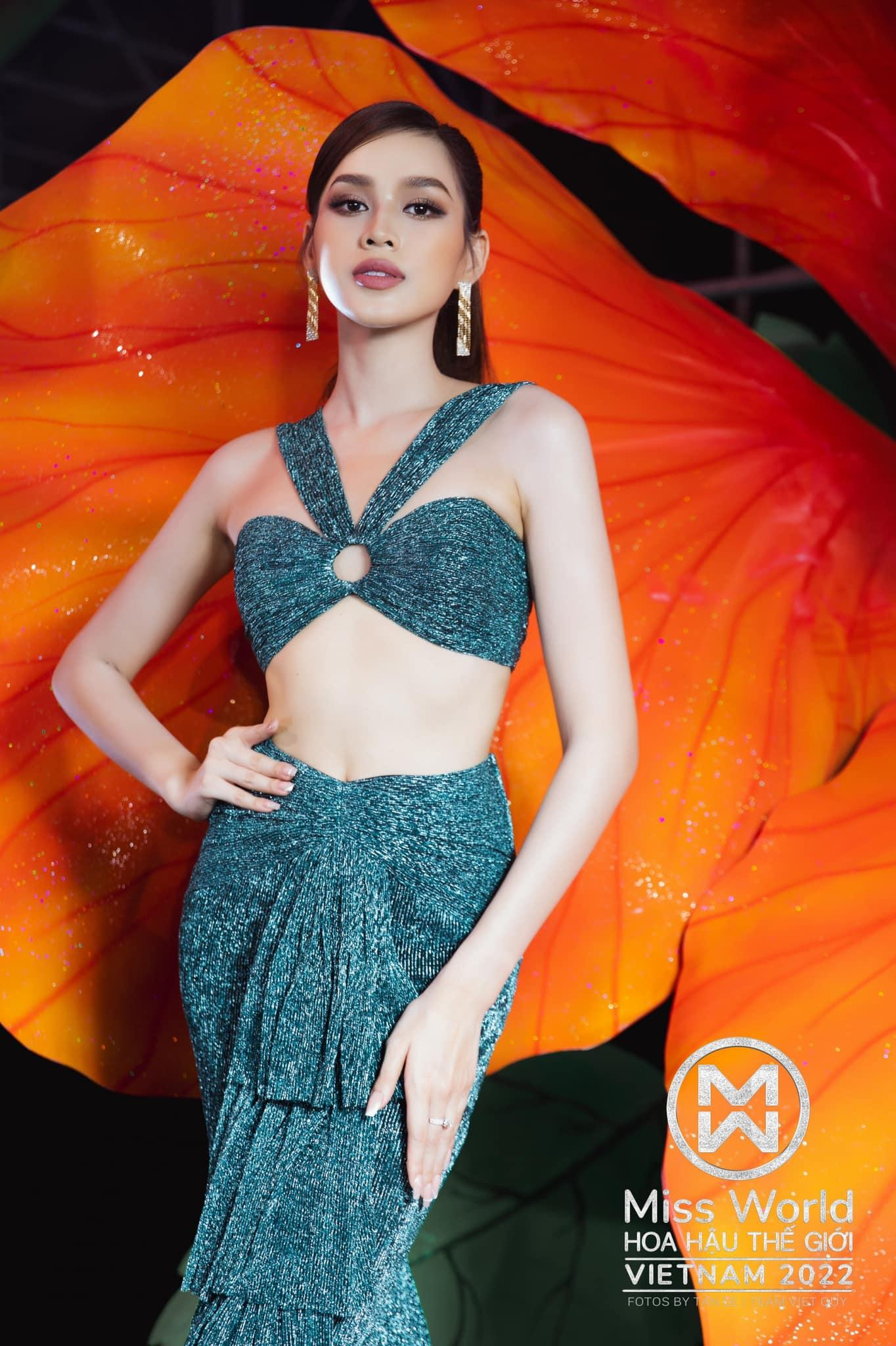 Nhan sắc của Đỗ Thị Hà ngày càng nóng bỏng và gợi cảm.