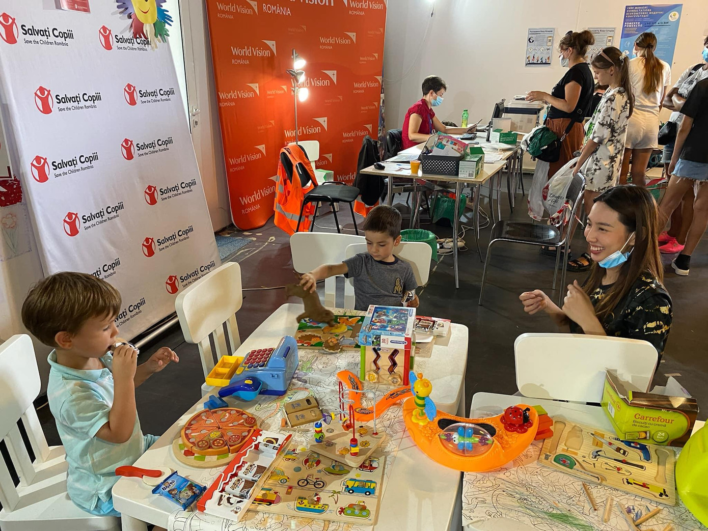 Hoa hậu Thuỳ Tiên đã có một lịch trình bận rộn và ý nghĩa trong chuyến đi công tác châu Âu của mình. Hoa hậu Thuỳ Tiên đã có một lịch trình bận rộn và ý nghĩa trong chuyến đi công tác châu Âu của mình.