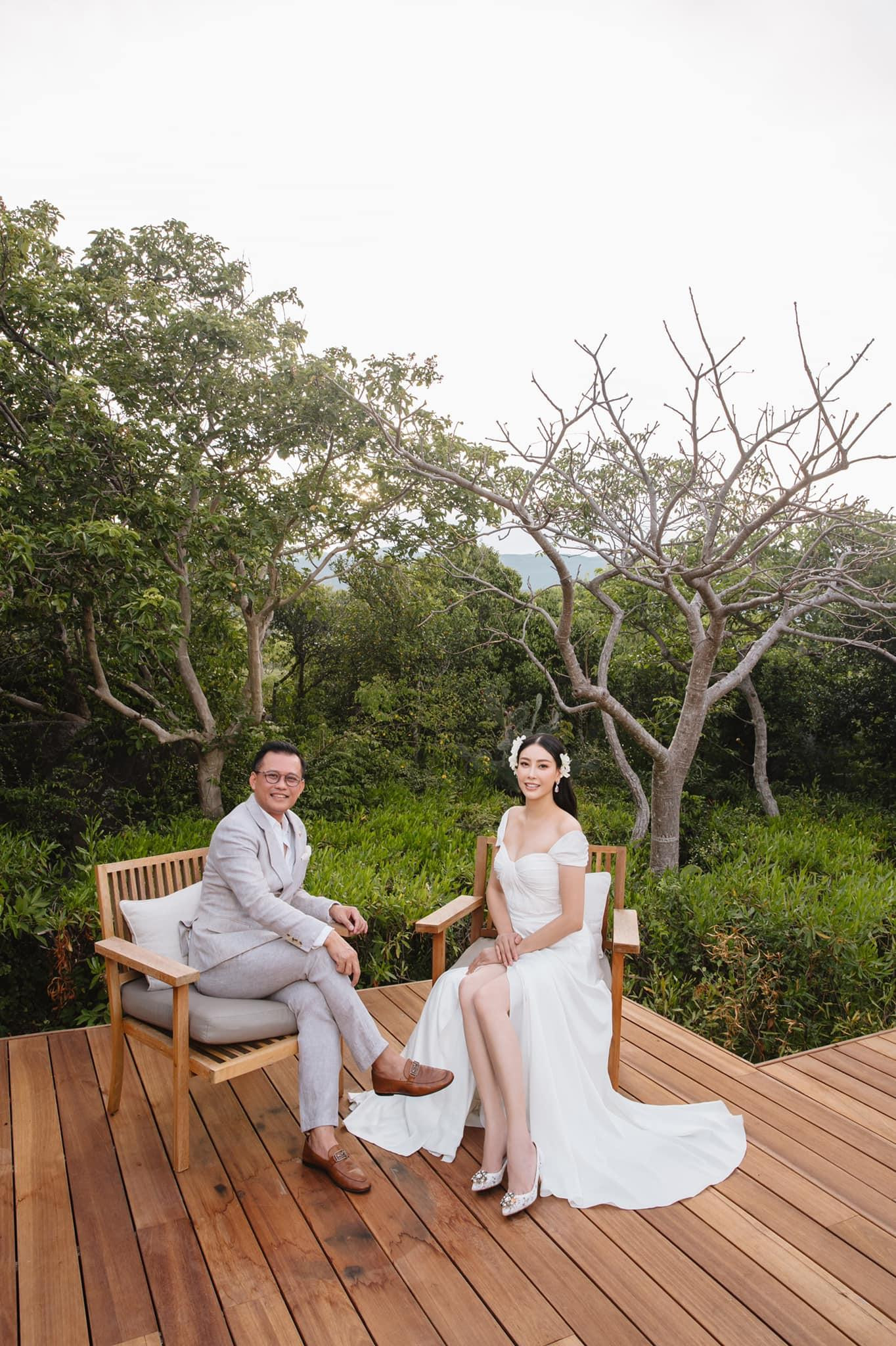 Ở tuổi 45, bên cạnh gia đình viên mãn, ông xã yêu thương, Hà Kiều Anh cũng là một doanh nhân thành đạt và sở hữu nhan sắc xinh đẹp vượt thời gian.