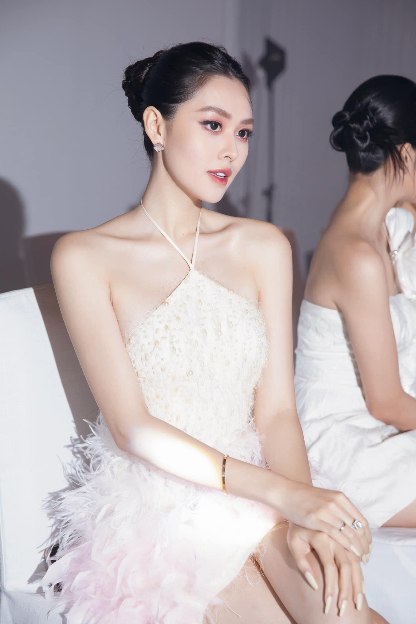 Nhan sắc xinh đẹp, thoát tục của 'gái một con' khiến các fans phải trầm trồ.