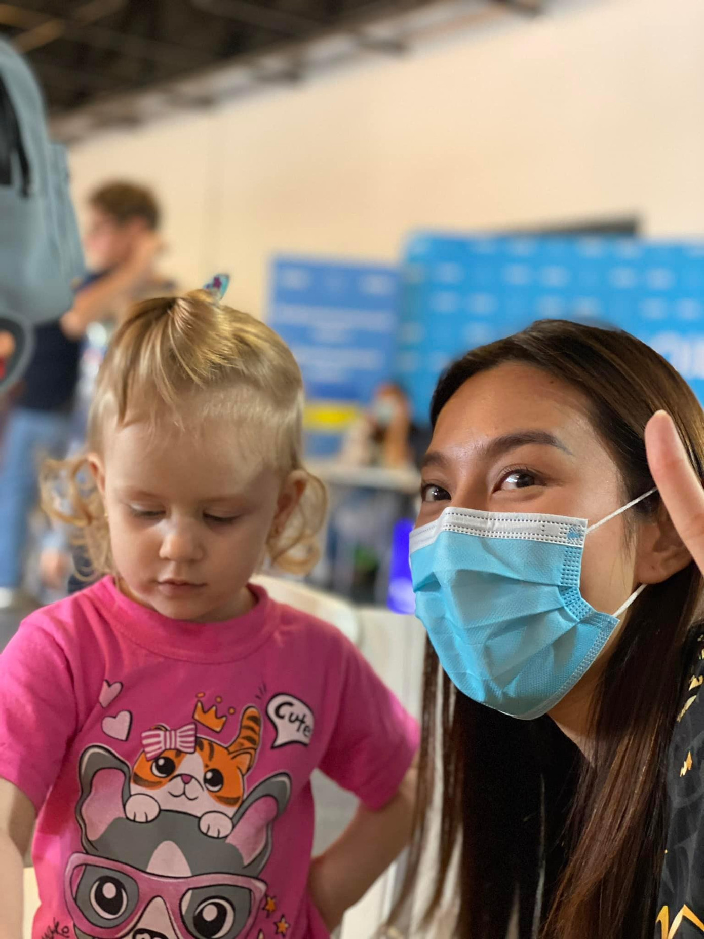 Hoa hậu Thuỳ Tiên thân thiện và giản dị bên các em nhỏ. Hoa hậu Thuỳ Tiên thân thiện và giản dị bên các em nhỏ.