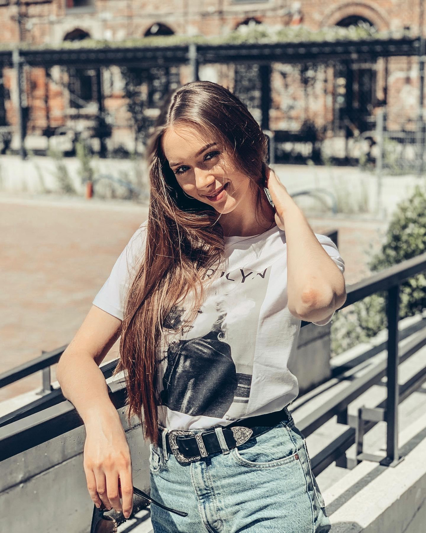 Tân Hoa hậu năm nay 22 tuổi, sở hữu nhan sắc trong sáng và ngọt ngào.