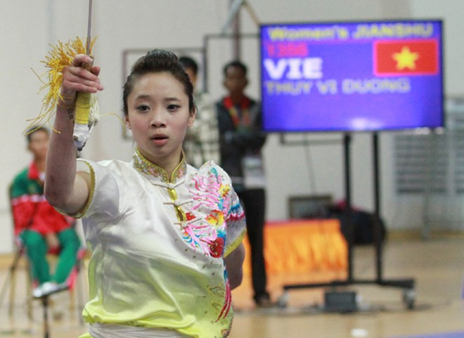 Dương Thúy Vi - nữ VĐV Việt Nam thi đấu ở môn kiếm thuật nữ