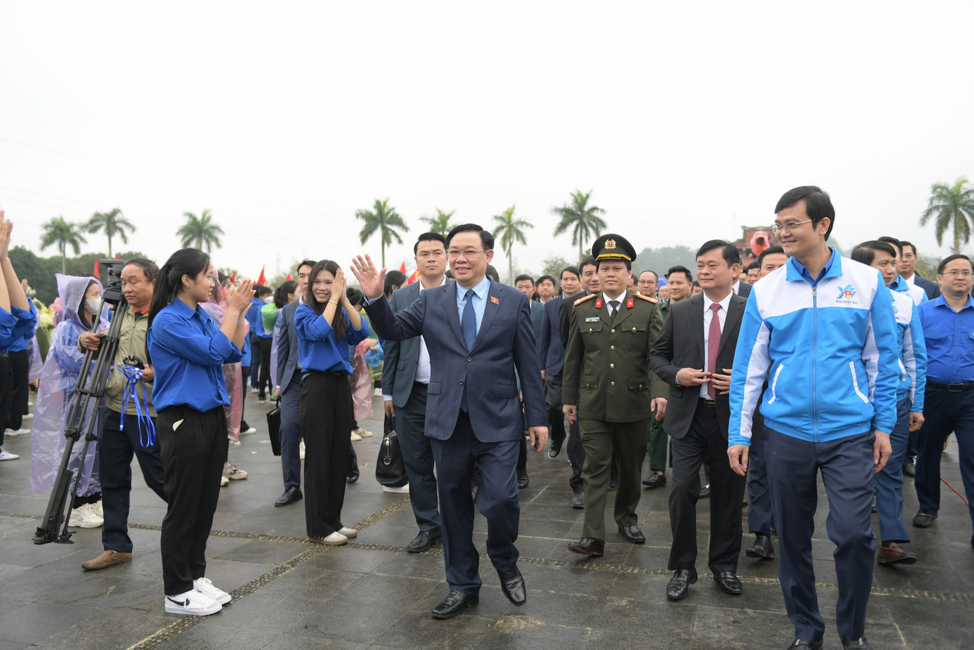 Chủ tịch Quốc hội Vương Đình Huệ, cùng các đại biểu tham dự Lễ khởi động Tháng Thanh niên năm 2024 và Tết trồng cây Xuân Giáp Thìn 2024. Chủ tịch Quốc hội Vương Đình Huệ, cùng các đại biểu tham dự Lễ khởi động Tháng Thanh niên năm 2024 và Tết trồng cây Xuân Giáp Thìn 2024.