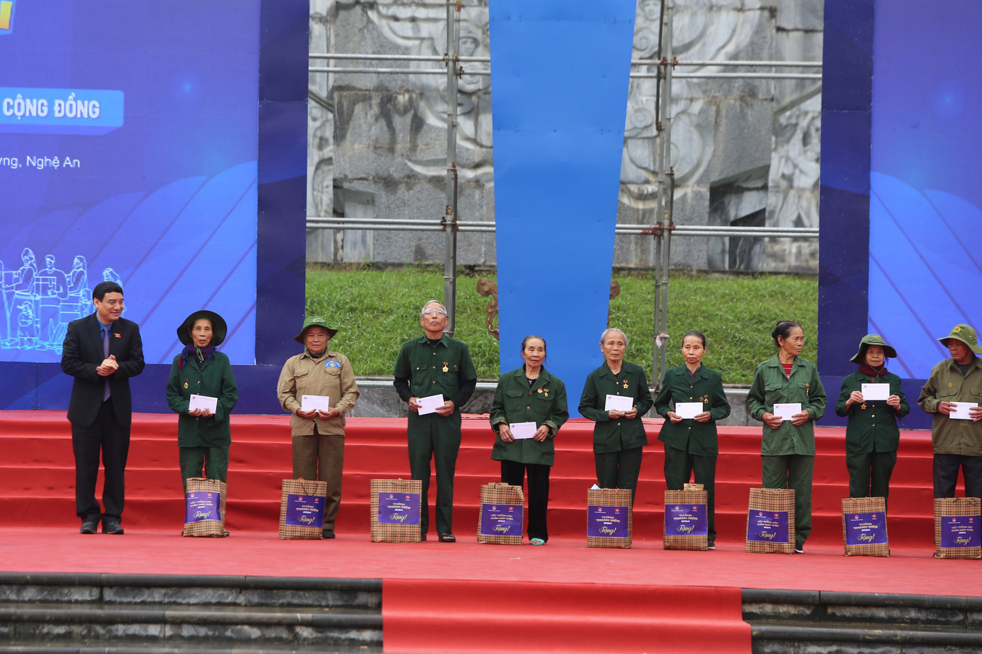 Những món quà được trao tại chương trình Những món quà được trao tại chương trình