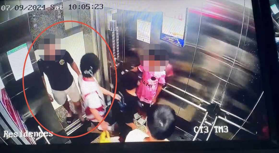 Hình ảnh đối tượng mặc áo đen được camera ghi lại.