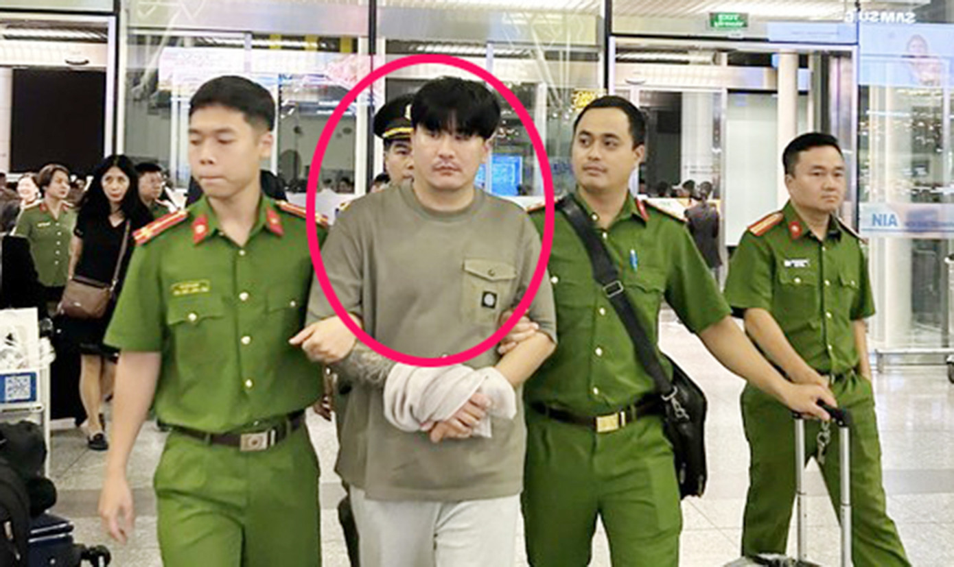 Kim HyeonggWon bị bắt giữ.