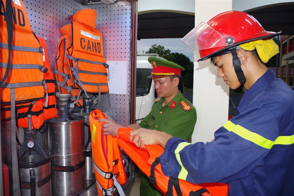 Huy động lực lượng, phương tiện cho công tác phòng chống bão và mưa, lũ. Ảnh: Bộ Công an Huy động lực lượng, phương tiện cho công tác phòng chống bão và mưa, lũ. Ảnh: Bộ Công an