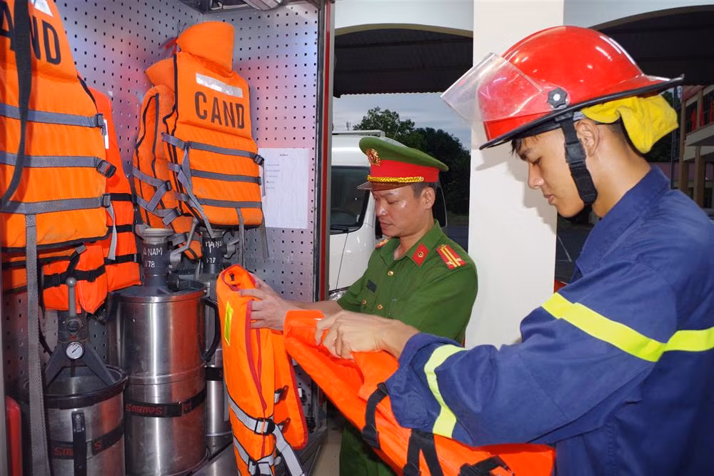 Huy động lực lượng, phương tiện cho công tác phòng chống bão và mưa, lũ. Ảnh: Bộ Công an Huy động lực lượng, phương tiện cho công tác phòng chống bão và mưa, lũ. Ảnh: Bộ Công an