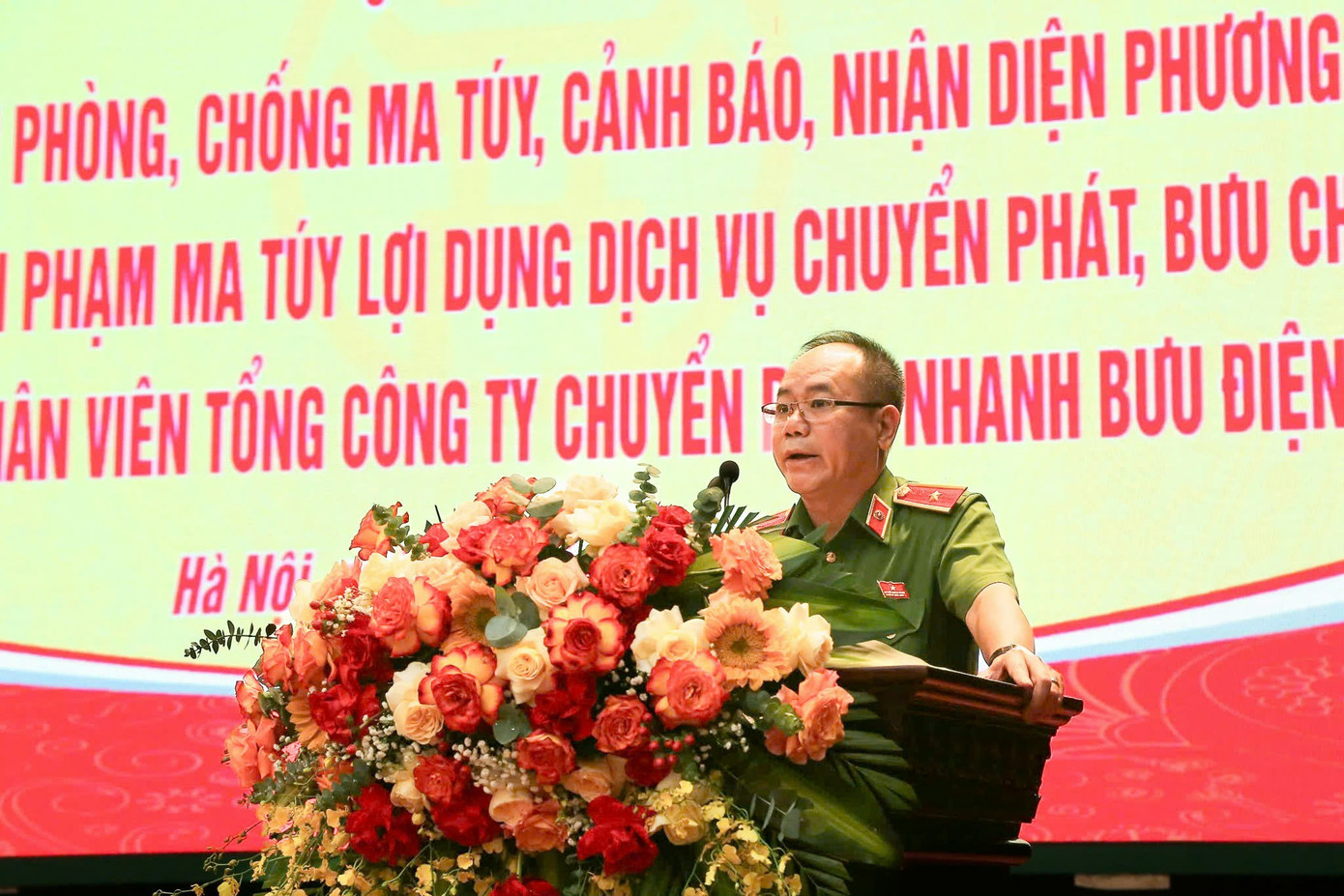 Thiếu tướng Nguyễn Thanh Tùng - Phó Giám đốc Công an TP Hà Nội phát biểu tại Hội nghị. Thiếu tướng Nguyễn Thanh Tùng - Phó Giám đốc Công an TP Hà Nội phát biểu tại Hội nghị.