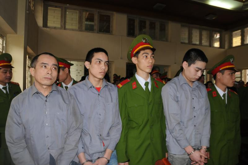 Ba bị cáo trong phiên xử sáng nay