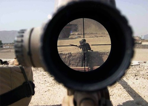 Tận thấy những kỷ lục bắn tỉa của quân đội Mỹ, Anh ảnh 1