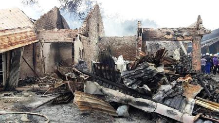 Cận cảnh vụ cháy chợ lớn nhất Quảng Bình ảnh 8