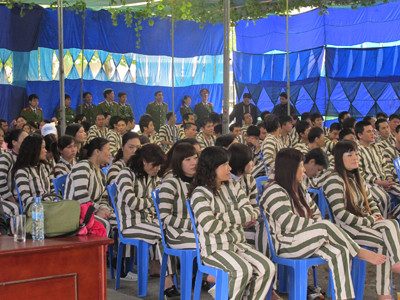 Phạm nhân trong một buổi sinh hoạt tập thể 